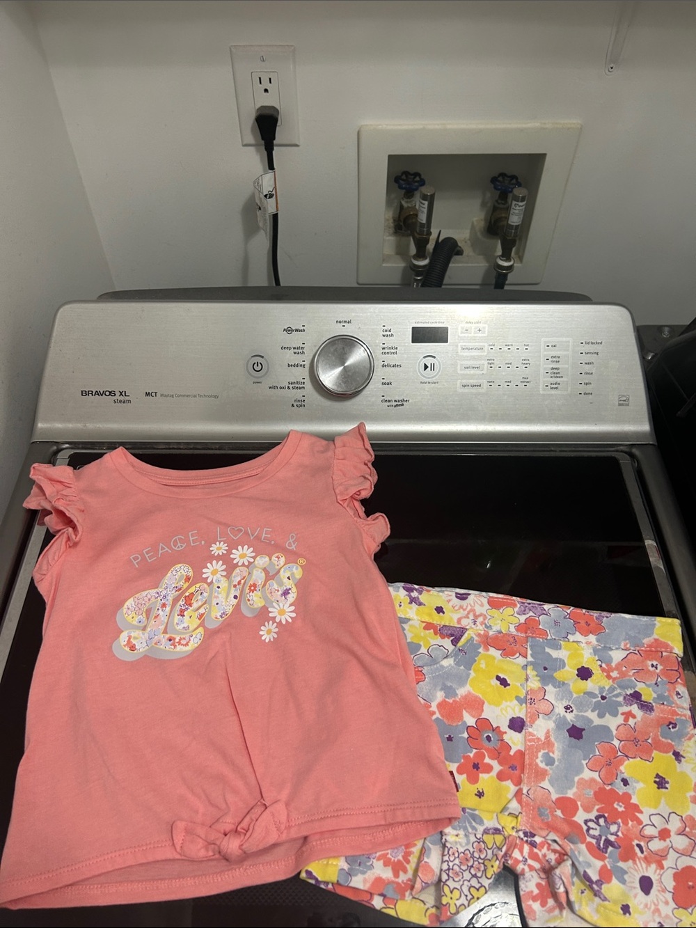 Levi’s girls size 6 two piece outfit set flower daisies hippie peace love crop